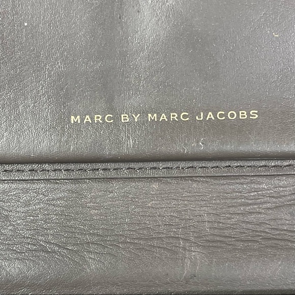 MARC BY MARC JACOBS Gray Leather Gold Zip Closure Clutch Wristlet Wallet - Picture 9 of 11